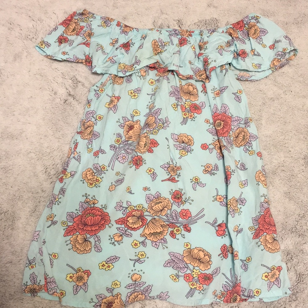 GAP off the shoulder flower shirt